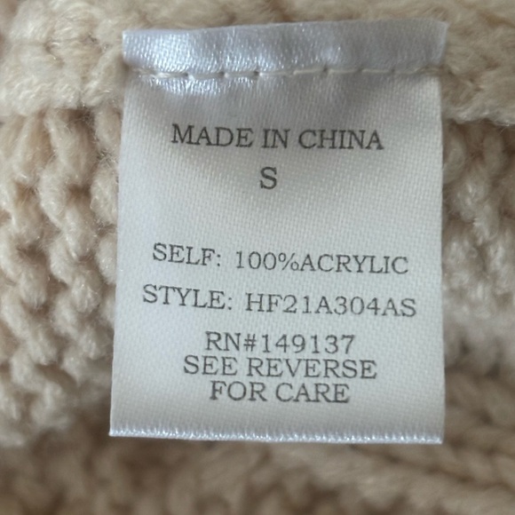 Altar’d State Cable Knit Fringe Cropped Sweater Small - Picture 6 of 7